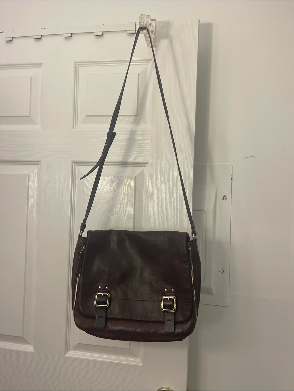 Men's Leather Messenger Bag - Dark Brown